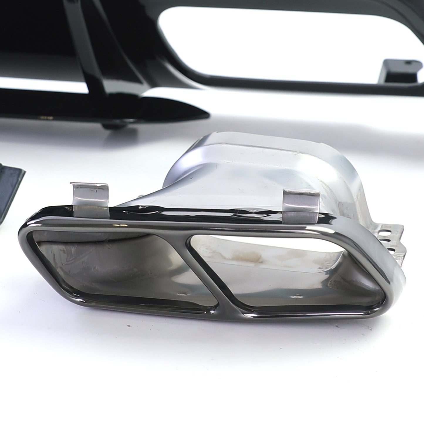 Mercedes classe A W176 dal 15 Diffusore posteriore sportivo con terminali di scarico neri