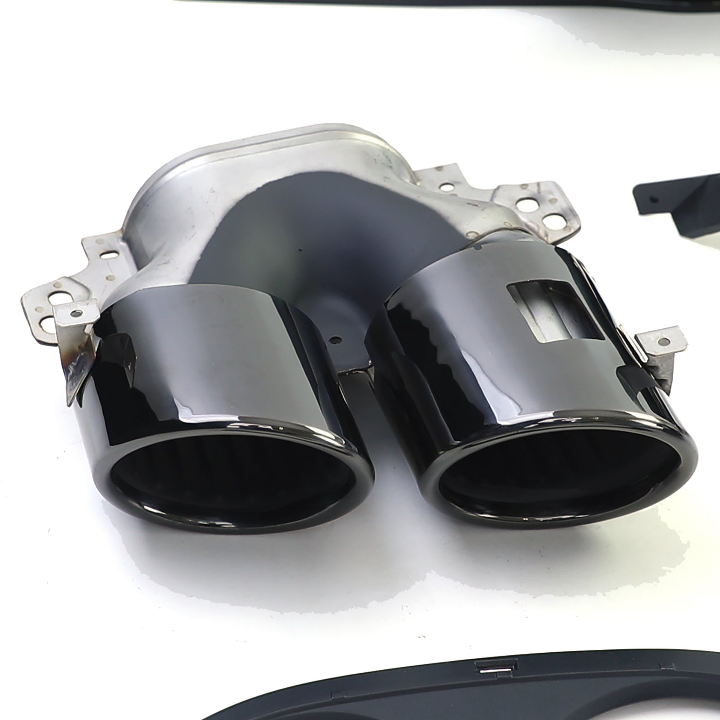 Mercedes classe A W177 dal 18  diffusore posteriore sportivo con terminali di scarico neri