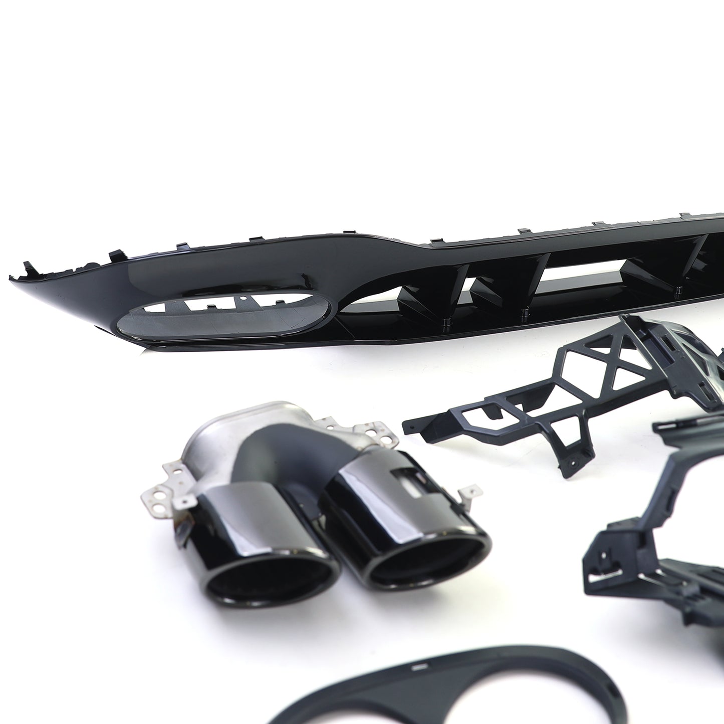 Mercedes classe A W177 dal 18  diffusore posteriore sportivo con terminali di scarico neri