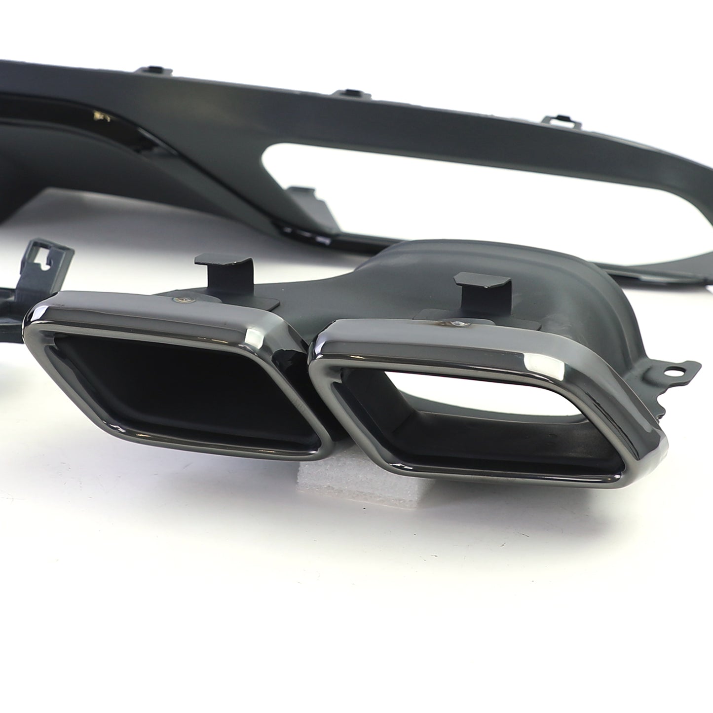 Mercedes Classe E W213 senza AMG Line Diffusore posteriore con terminali di scarico AMG